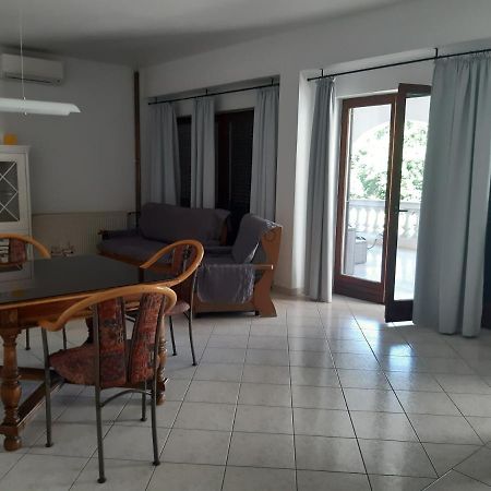 Apartment Nevija E Natale Opric Екстериор снимка