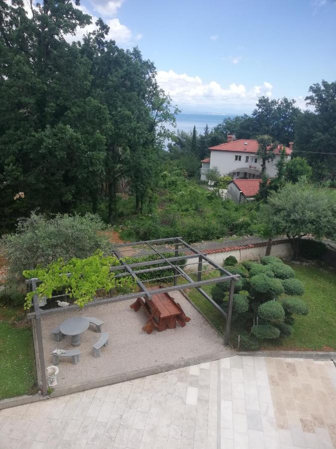 Apartment Nevija E Natale Opric Екстериор снимка